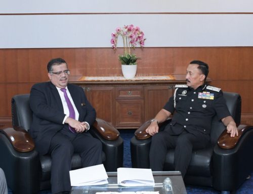 السفير باحميد يلتقي بالمدير العام الجديد لمصلحة الهجرة الماليزية