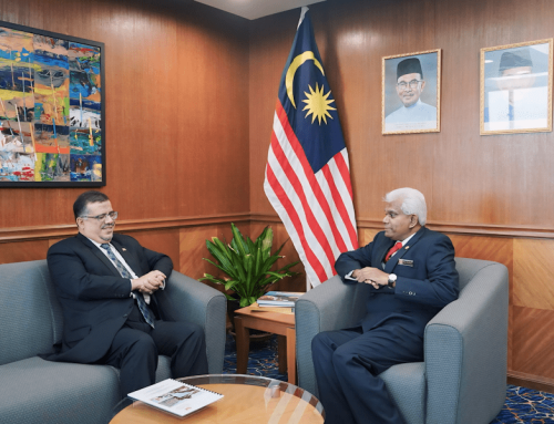 السفير باحميد يبحث مع مسؤول ماليزي تطورات الأوضاع وآفاق التنسيق في المواقف الدولية كوالالمبور