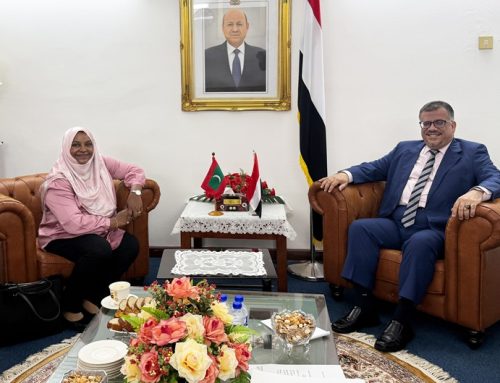 السفير د. عادل باحميد يستقبل المفوض السامي لجمهورية المالديف للاطلاع على تجربة السفارة اليمنية في إدارة الجودة القنصلية