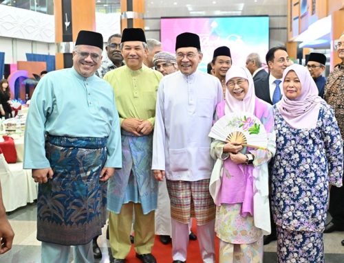 السفير باحميد يشارك في الإفطار الرمضاني لوزارة الخارجية الماليزية بوتراجايا