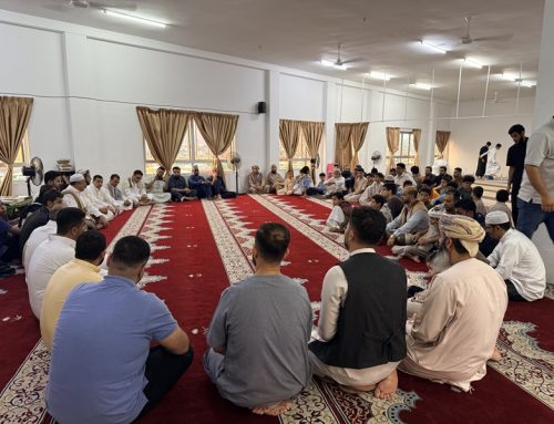 السفير باحميد يشارك أبناء الجالية في مجمع سافيل بكاجانج إفطارًا رمضانيًا ويحتفي بحفظة القرآن الكريم