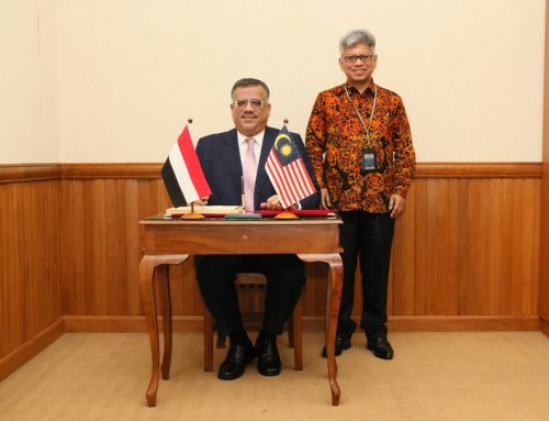 سفير اليمن لدى ماليزيا يلتقي المدير العام لمجلس الأمن القومي الماليزي ويبحثان تعزيز التعاون الثنائي