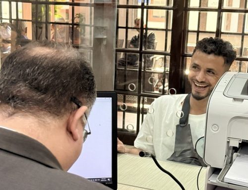 السفارة اليمنية في كوالالمبور تبدأ تسليم الدفعة الأولى من الجوازات الجاهزة ضمن برنامج تصحيح أوضاع الإقامة في ماليزيا